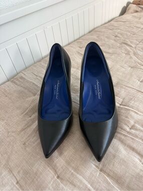 Antonia Saint New York heels Size 7.5